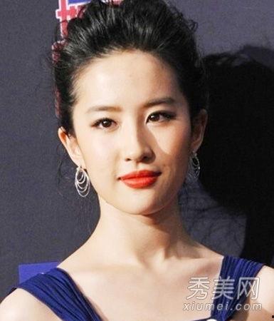 女明星网红化妆图,网红女明星化妆前后对比揭秘