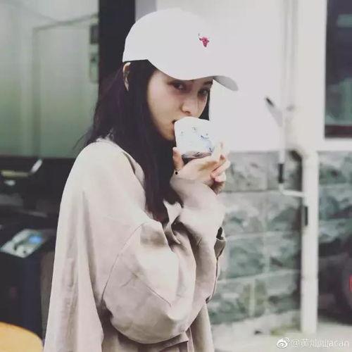 明星网红放烟花图片,网红风采夜空绽放
