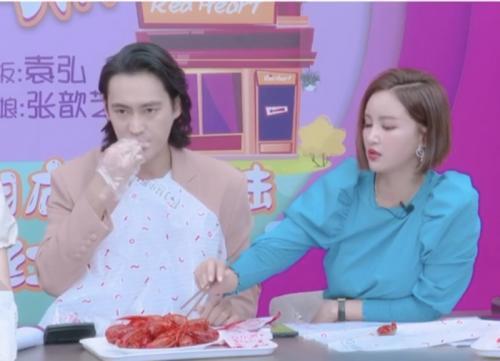 厨明星网红小凳子,厨界网红的美食传奇